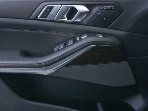 Used 2024 BMW X7 xDrive40i image 30