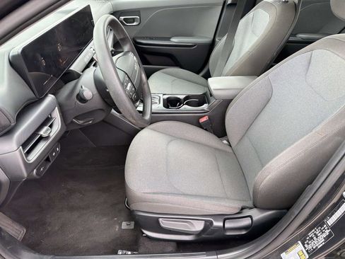 Used 2025 Kia K4 FWD image 18