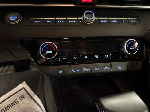 Used 2023 Hyundai Elantra SEL w/ Convenience Package image 32