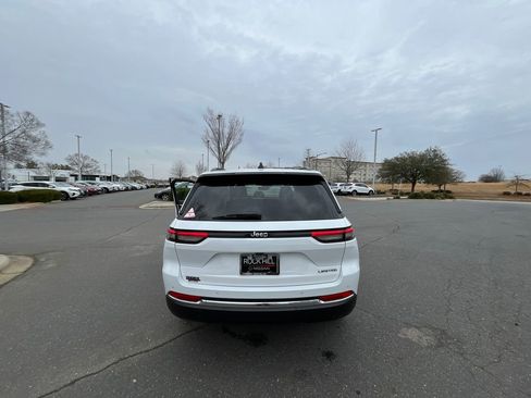 Used 2023 Jeep Grand Cherokee Limited image 45