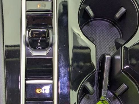 Used 2024 Volkswagen Atlas SE image 22