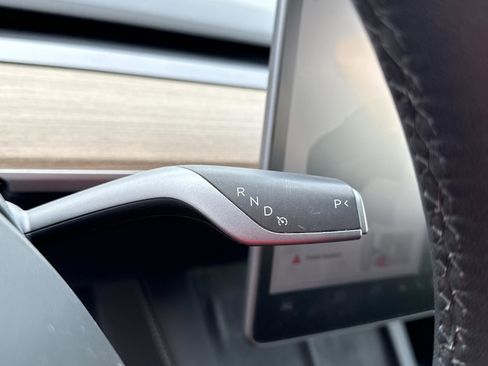 Used 2024 Tesla Model Y Performance AWD/4WD image 18