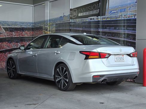 Used 2022 Nissan Altima 2.5 SR image 5