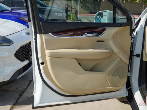 Used 2017 Cadillac XT5 Luxury w/ Driver Awareness Package image 13