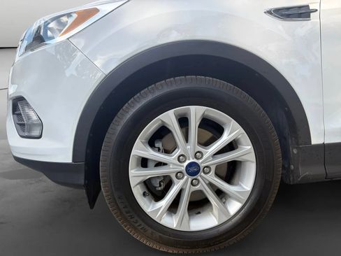 Used 2017 Ford Escape SE FWD image 9
