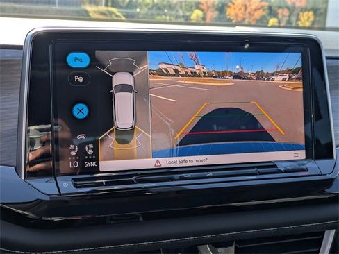 New 2026 Volkswagen Atlas SEL Premium R-Line image 24