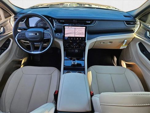 New 2025 Jeep Grand Cherokee Limited w/ Trailer Tow Package image 14