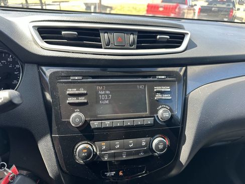 Used 2014 Nissan Rogue S image 15