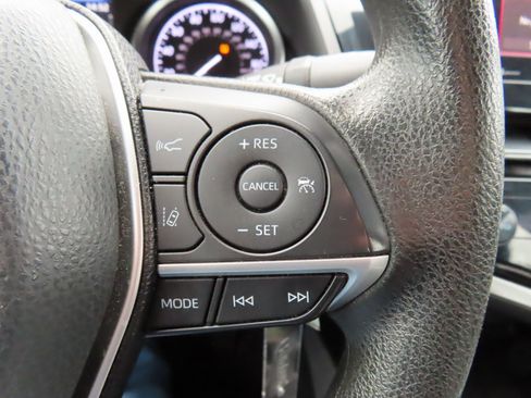 Used 2023 Toyota Camry LE image 17