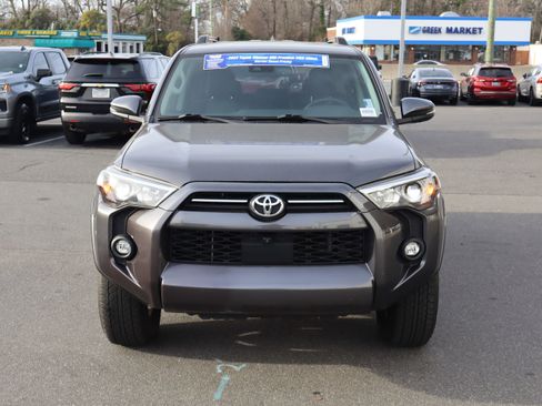 Used 2022 Toyota 4Runner SR5 Premium image 3