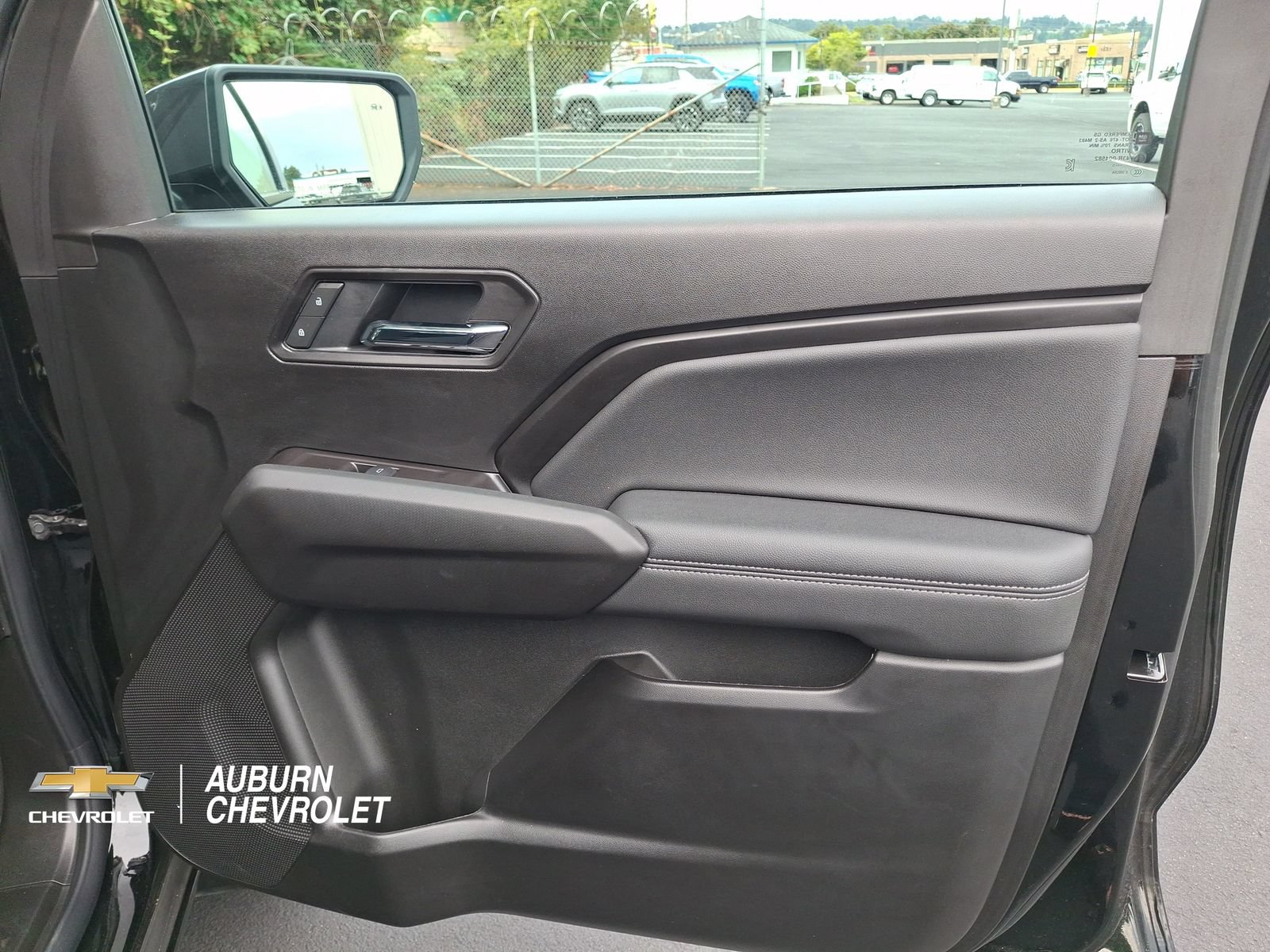 Used 2025 Chevrolet Colorado LT w/ Advanced Trailering Package AWD/4WD image 21
