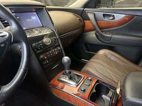 Used 2016 INFINITI QX70 AWD w/ Premium Package image 30