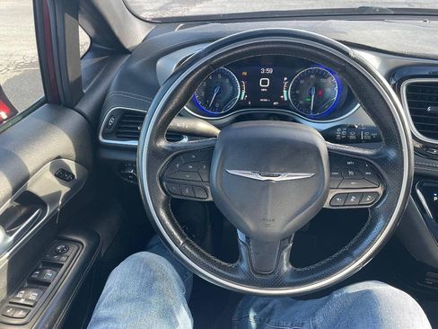 Used 2019 Chrysler Pacifica Limited w/ Advanced Safetytec Group FWD image 21