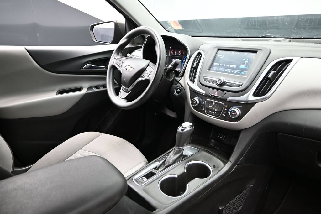 Used 2018 Chevrolet Equinox LS FWD image 12