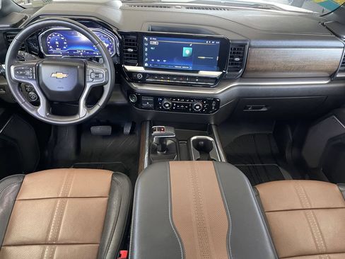 Used 2023 Chevrolet Silverado 1500 High Country w/ High Country Premium Package AWD/4WD image 10