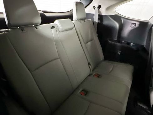 Used 2021 Toyota Highlander XLE AWD/4WD image 20