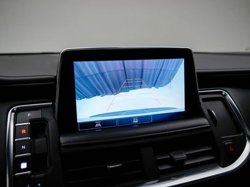 Used 2021 Chevrolet Suburban LT image 30