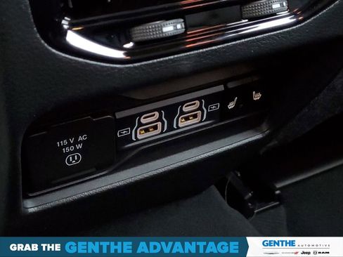 Certified 2024 Jeep Grand Cherokee Limited AWD/4WD image 29