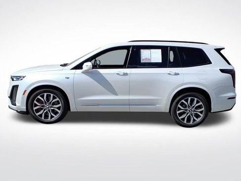 Used 2023 Cadillac XT6 Sport w/ Technology Package AWD/4WD image 2