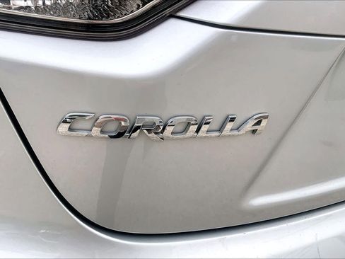Used 2023 Toyota Corolla LE FWD image 28