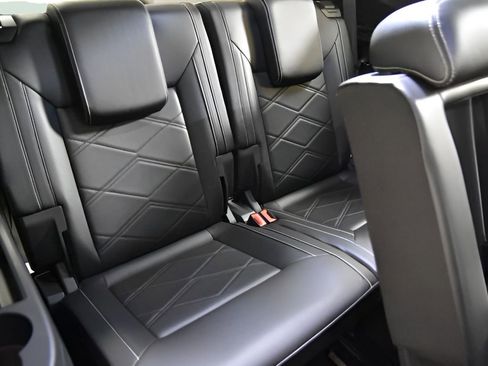 Used 2024 Volkswagen Atlas SE image 38