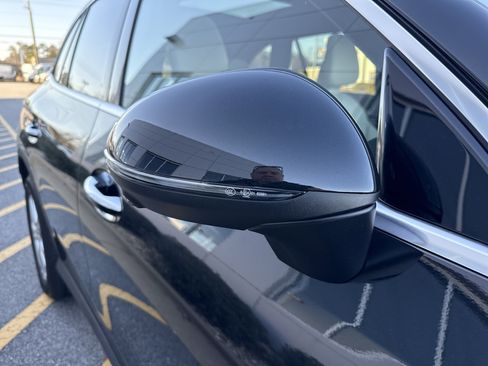 Certified 2025 Mercedes-Benz GLC 300 image 9