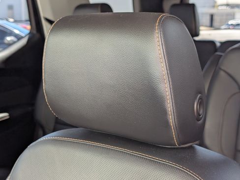 Used 2019 Chevrolet Traverse Premier AWD/4WD image 12