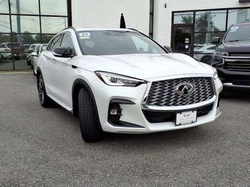 Certified 2025 INFINITI QX55 Luxe w/ Cargo Package AWD/4WD image 3