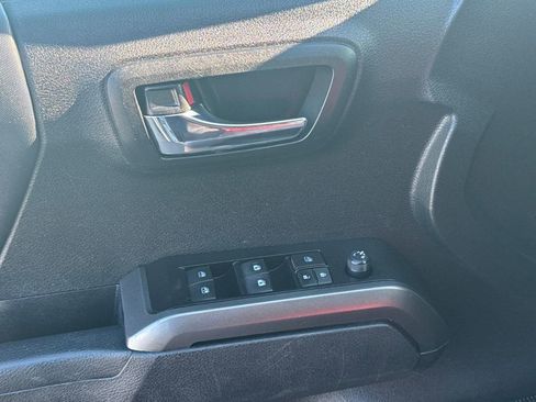 Used 2022 Toyota Tacoma TRD Sport image 32