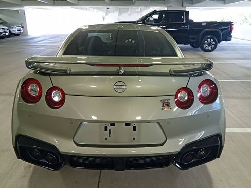 Used 2024 Nissan GT-R w/ Floor Mat Package AWD/4WD image 6