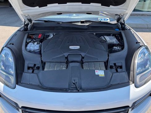 Certified 2023 Porsche Cayenne S Platinum AWD/4WD image 20