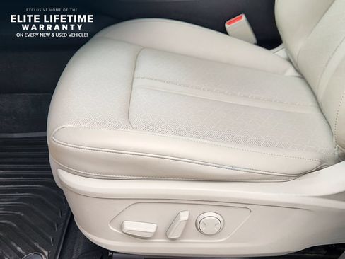 Used 2022 Kia Sorento EX w/ Panoramic Sunroof Package FWD image 22