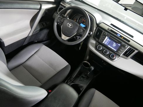 Used 2014 Toyota RAV4 LE AWD/4WD image 9
