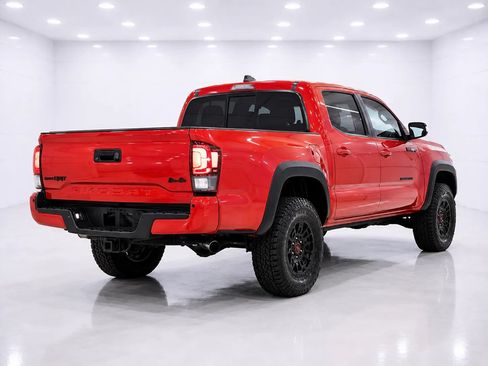 Used 2017 Toyota Tacoma TRD Pro AWD/4WD image 5