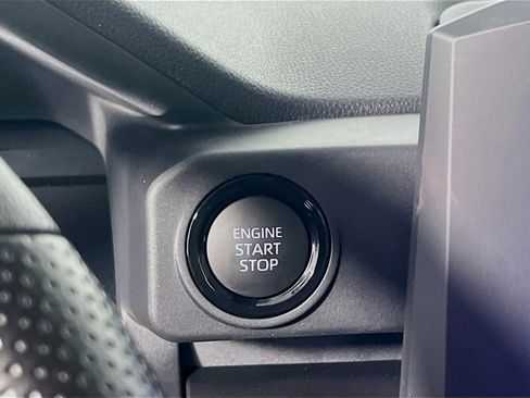 Used 2025 Toyota Tacoma SR image 24