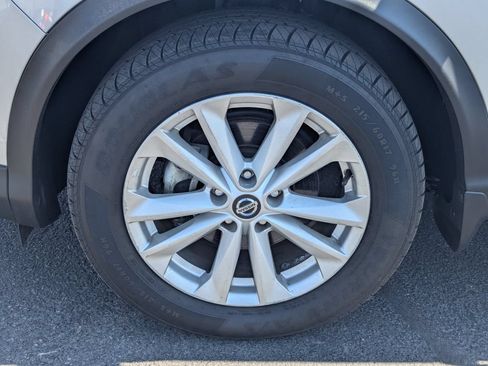 Used 2019 Nissan Rogue Sport S w/ Appearance Package AWD/4WD image 12