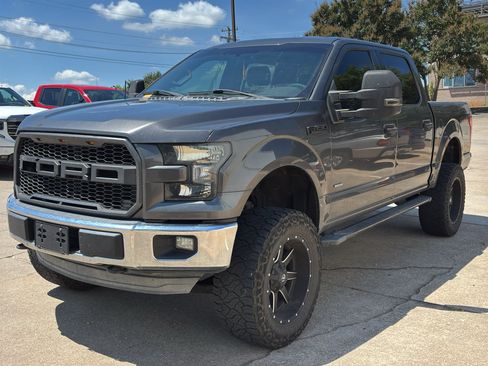 Used 2015 Ford F150 4x4 SuperCrew image 4