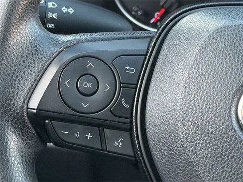 Used 2021 Toyota RAV4 LE image 31