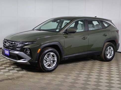 Certified 2025 Hyundai Tucson SE image 6