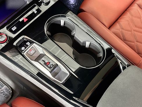 Used 2025 Audi S6 e-tron Prestige w/ 21" Black Optic Package AWD/4WD image 16