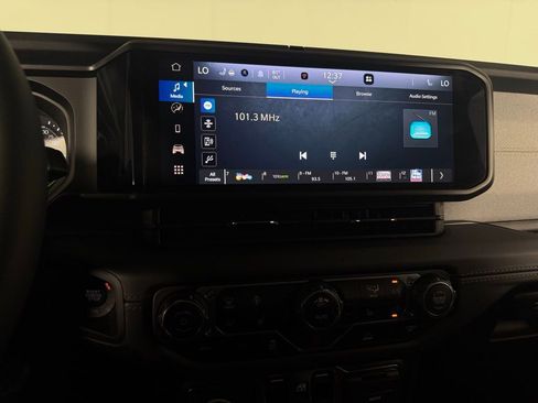 Certified 2025 Jeep Wrangler Unlimited Sahara image 19