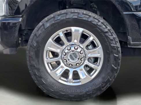 Used 2022 Ford F250 Limited w/ FX4 Off-Road Package AWD/4WD image 11