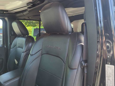 Used 2023 Jeep Wrangler Unlimited Sahara w/ Cold Weather Group AWD/4WD image 15