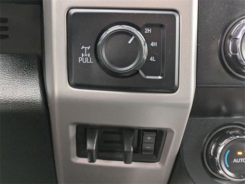 Used 2019 Ford F250 Lariat w/ Chrome Package image 23