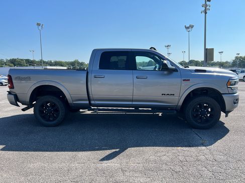 Used 2022 RAM 2500 Laramie w/ Night Edition AWD/4WD image 2