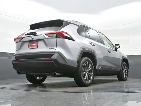 Used 2023 Toyota RAV4 XLE Premium AWD/4WD image 33