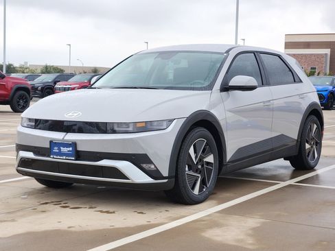 New 2026 Hyundai Ioniq 5 SE image 2