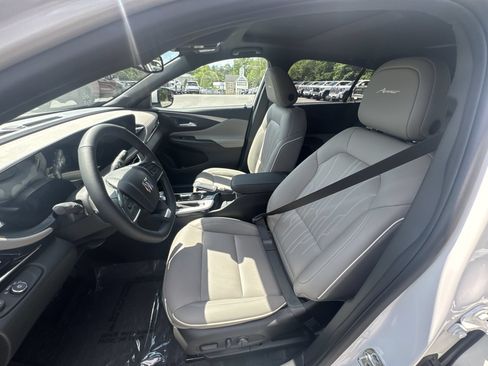 New 2026 Buick Envista Avenir FWD image 13