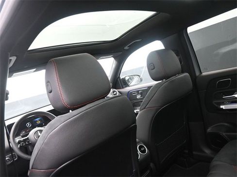 New 2024 Mercedes-Benz GLB 250 image 10