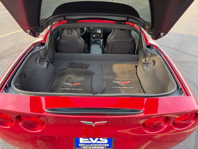 Used 2005 Chevrolet Corvette Coupe w/ Preferred Equipment Group RWD image 11